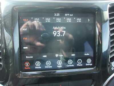 2019 Jeep Cherokee, $18850. Photo 12