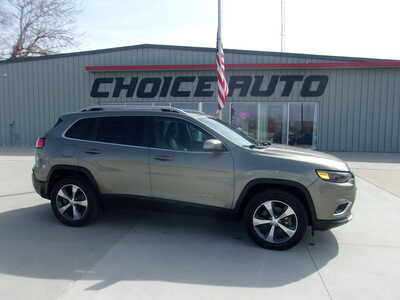 2019 Jeep Cherokee, $18850. Photo 2
