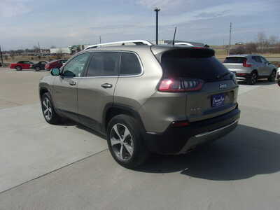 2019 Jeep Cherokee, $18850. Photo 8
