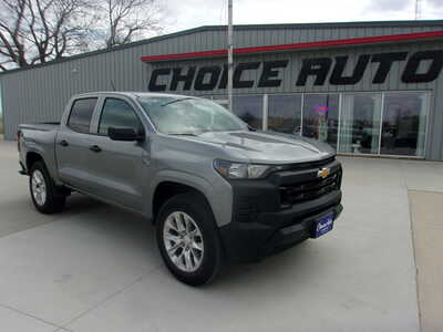 2023 Chevrolet Colorado Crew Cab, $30750. Photo 2