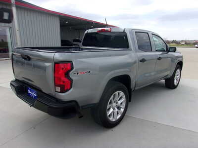 2023 Chevrolet Colorado Crew Cab, $30750. Photo 3