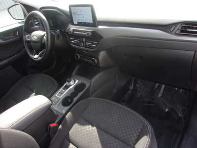 2024 Ford Escape, $20750. Photo 9