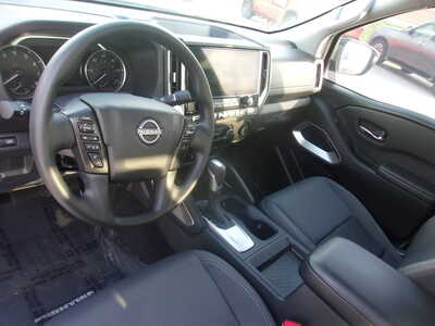 2025 Nissan Frontier, $37900. Photo 10
