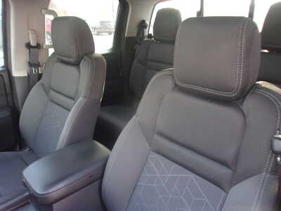 2025 Nissan Frontier, $37900. Photo 12
