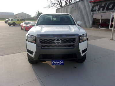 2025 Nissan Frontier, $37900. Photo 5