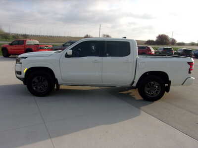 2025 Nissan Frontier, $37900. Photo 7
