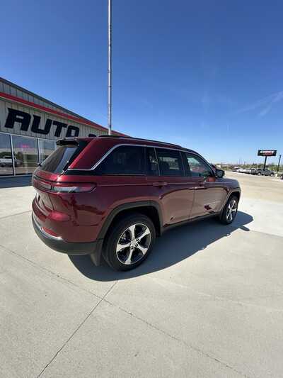 2023 Jeep Grand Cherokee, $31900. Photo 4