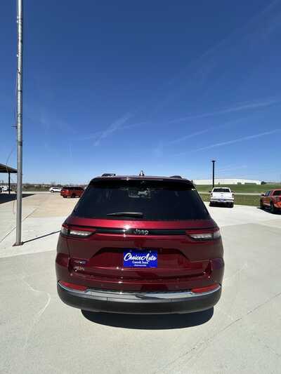 2023 Jeep Grand Cherokee, $31900. Photo 5