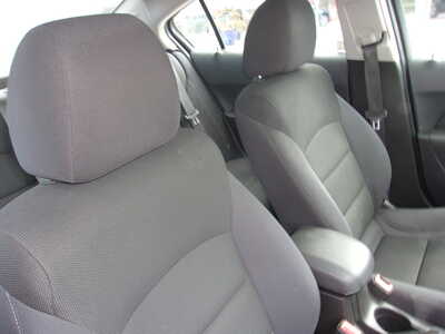 2016 Chevrolet Cruze, $6750. Photo 10