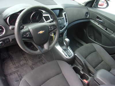 2016 Chevrolet Cruze, $6750. Photo 7