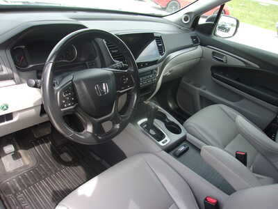 2019 Honda Pilot, $24500. Photo 10