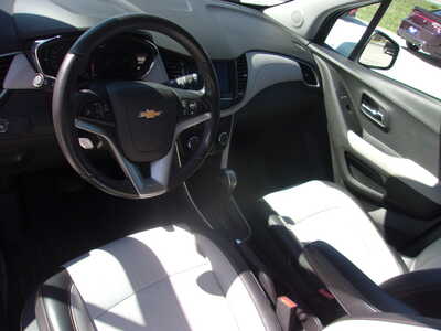 2020 Chevrolet Trax, $15500. Photo 11