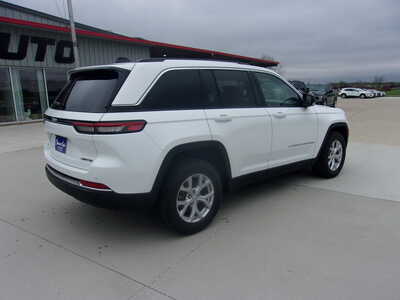2023 Jeep Grand Cherokee, $27800. Photo 3