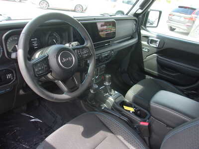 2025 Jeep Wrangler, $34500. Photo 12