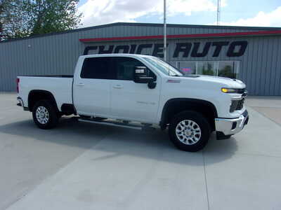 2024 Chevrolet 2500 Crew Cab, $50800. Photo 2