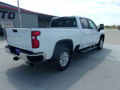 2024 Chevrolet 2500 Crew Cab, $50800. Photo 3
