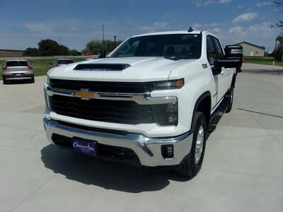 2024 Chevrolet 2500 Crew Cab, $50800. Photo 6