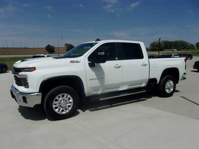 2024 Chevrolet 2500 Crew Cab, $50800. Photo 7
