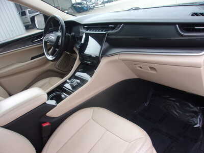 2022 Jeep Grand Cherokee, $23800. Photo 12