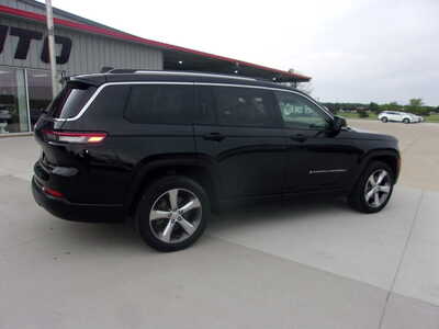 2022 Jeep Grand Cherokee, $23800. Photo 3