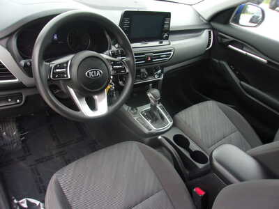 2021 Kia Seltos, $19950. Photo 10