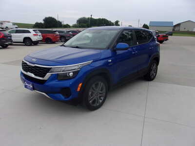 2021 Kia Seltos, $19950. Photo 6