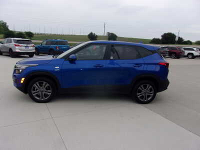 2021 Kia Seltos, $19950. Photo 7