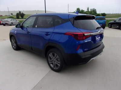 2021 Kia Seltos, $19950. Photo 8