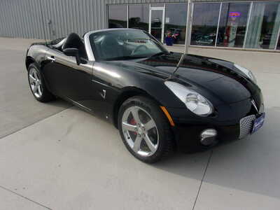 2007 Pontiac Solstice, $13900. Photo 3