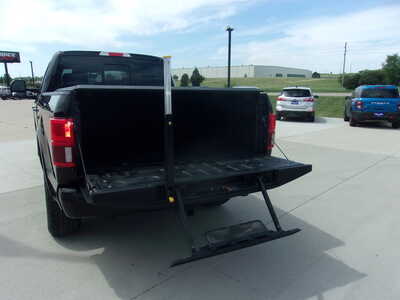 2018 Ford F150 Crew Cab, $33900. Photo 12