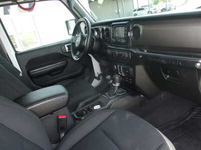 2020 Jeep Wrangler, $24900. Photo 12