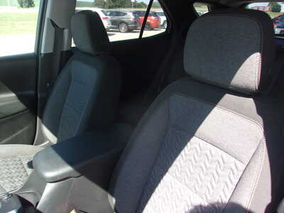 2024 Chevrolet Equinox, $19900. Photo 11