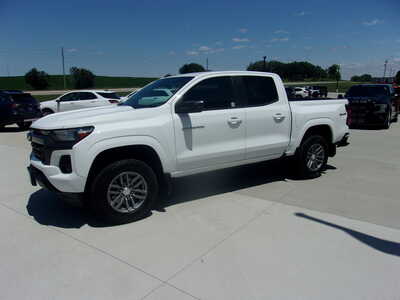 2024 Chevrolet Colorado Crew Cab, $29800. Photo 5