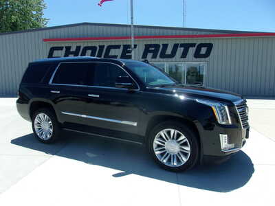 2020 Cadillac Escalade, $44900. Photo 2