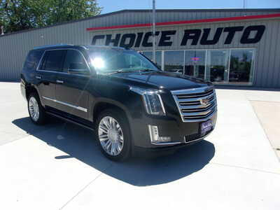 2020 Cadillac Escalade, $44900. Photo 1