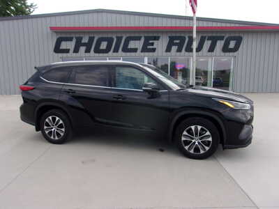 2021 Toyota Highlander, $33900. Photo 2