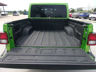2025 Jeep Gladiator, $43900. Photo 10