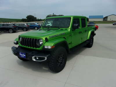 2025 Jeep Gladiator, $43900. Photo 7