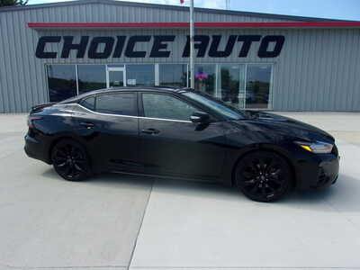 2023 Nissan Maxima, $32900. Photo 2
