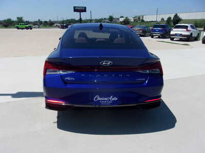2023 Hyundai Elantra, $0. Photo 4