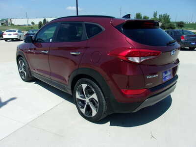 2016 Hyundai Tucson, $7900. Photo 5