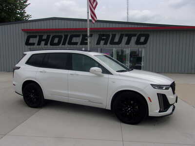 2021 Cadillac XT6, $31900. Photo 2