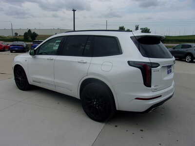 2021 Cadillac XT6, $31900. Photo 7