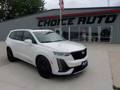 2021 Cadillac XT6, $31900. Photo 1
