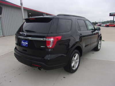 2018 Ford Explorer, $15900. Photo 3