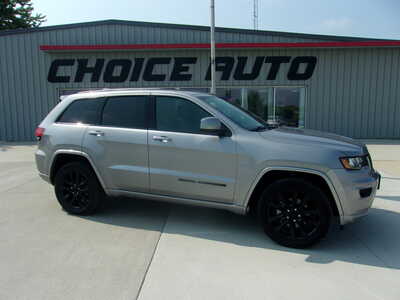 2018 Jeep Grand Cherokee, $20400. Photo 2