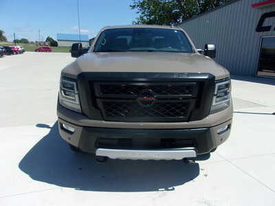 2021 Nissan Titan, $35900. Photo 5