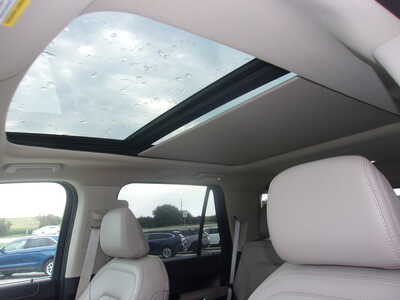 2022 Ford Expedition, $40800. Photo 11