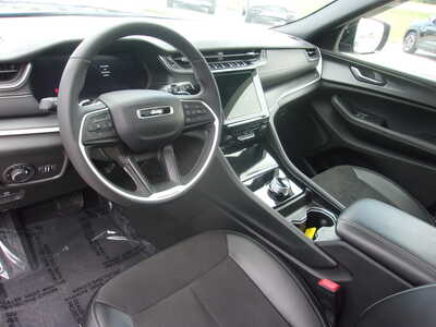 2024 Jeep Grand Cherokee, $34800. Photo 8