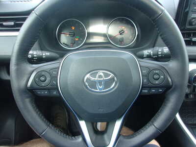 2021 Toyota RAV4, $31900. Photo 9